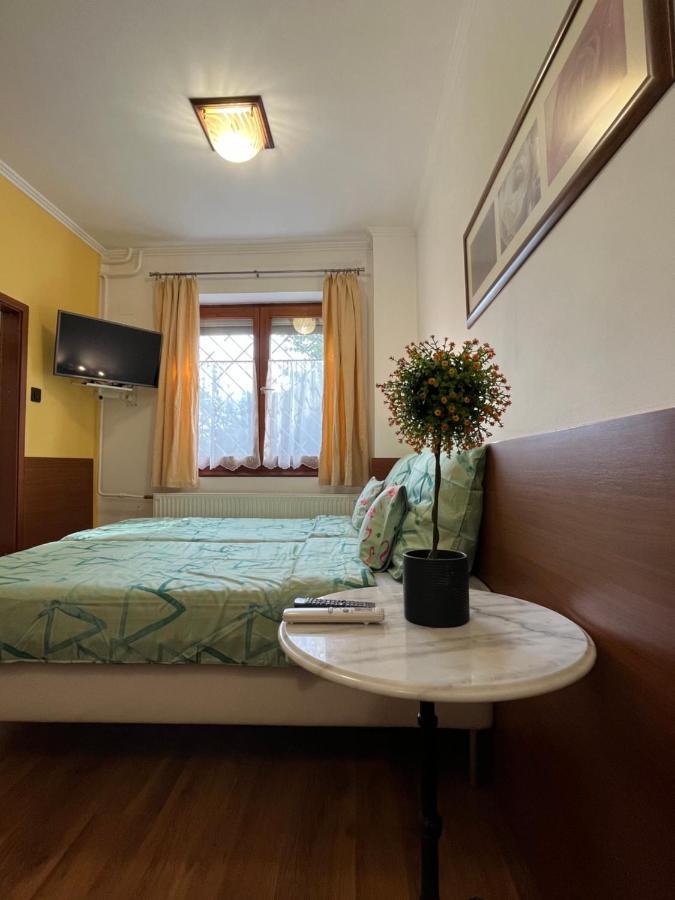 Tang House 唐舍 Hotel Budapest Ngoại thất bức ảnh