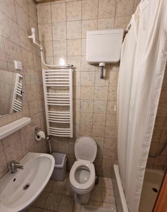 Tang House 唐舍 Hotel Budapest Ngoại thất bức ảnh