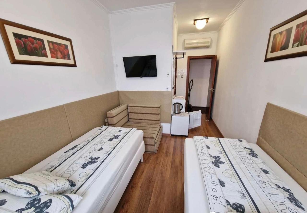 Tang House 唐舍 Hotel Budapest Ngoại thất bức ảnh