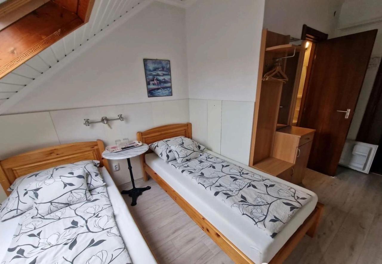 Tang House 唐舍 Hotel Budapest Ngoại thất bức ảnh