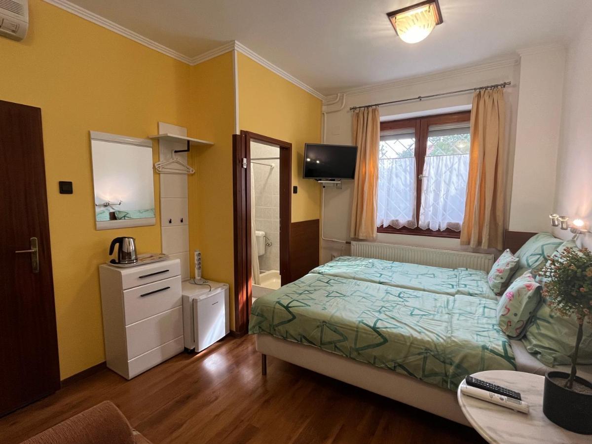 Tang House 唐舍 Hotel Budapest Ngoại thất bức ảnh