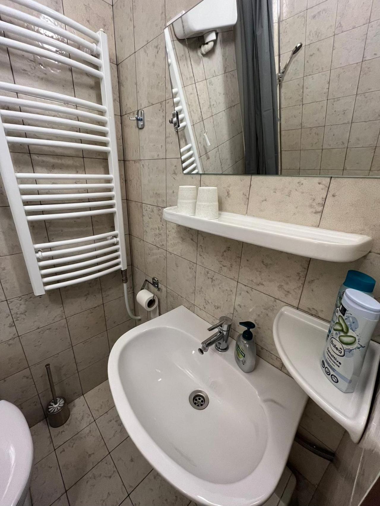Tang House 唐舍 Hotel Budapest Ngoại thất bức ảnh