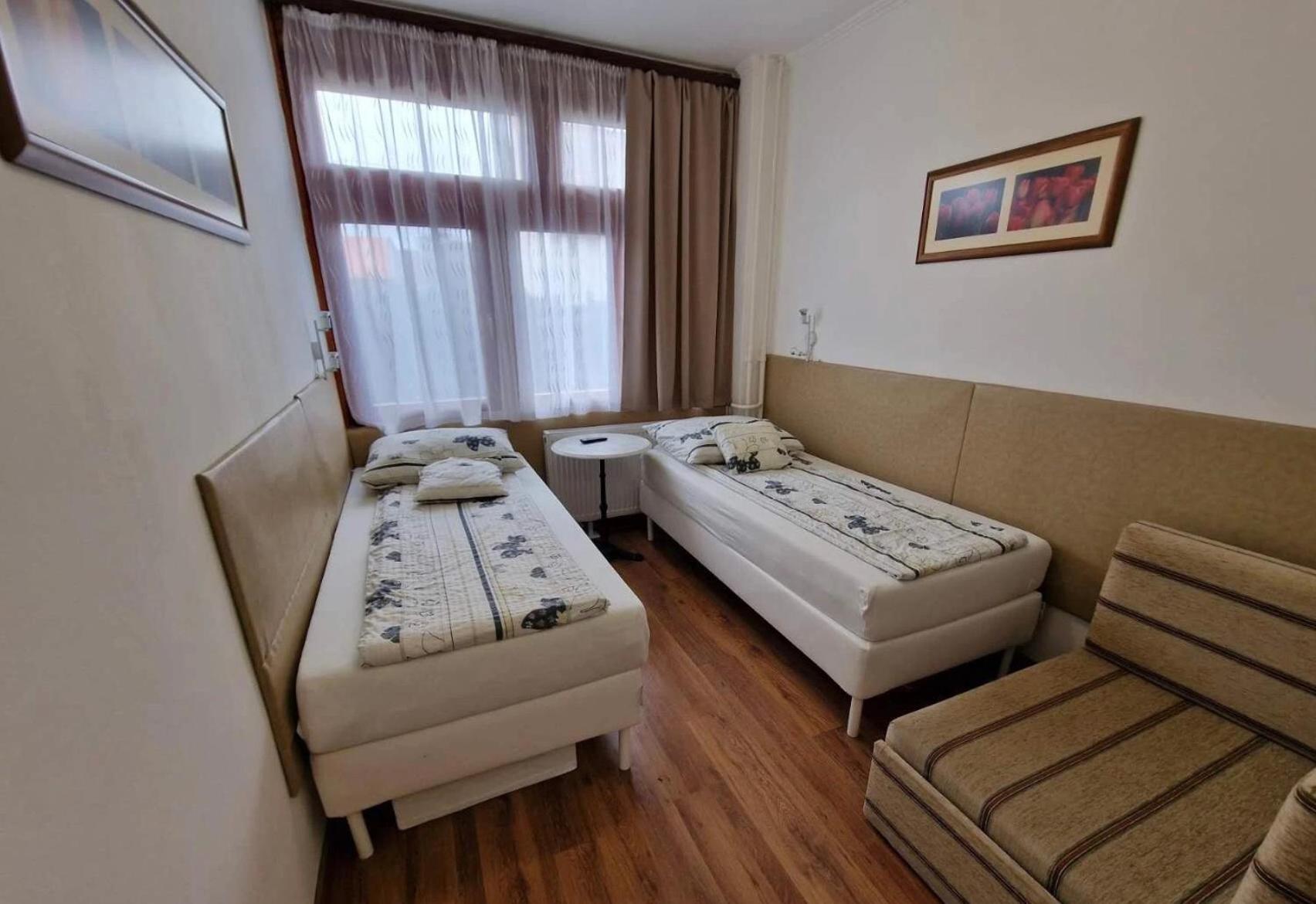 Tang House 唐舍 Hotel Budapest Ngoại thất bức ảnh